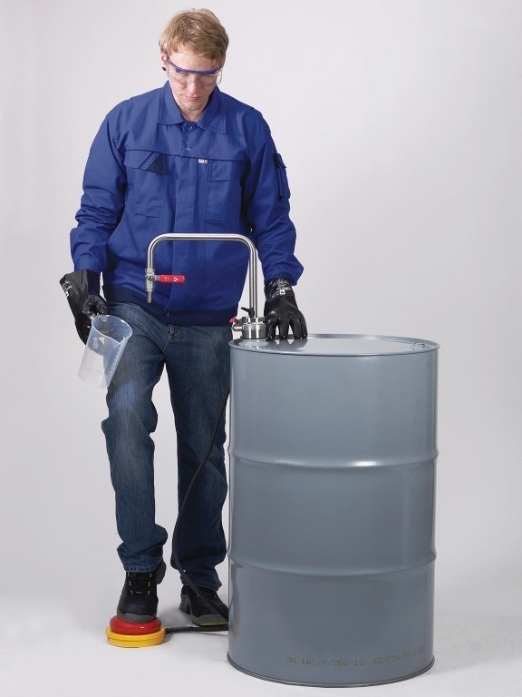 Fasspumpe Edelstahl, fussbet&amp;#228;tigt, mit Auslaufbogen und Abstellhahn